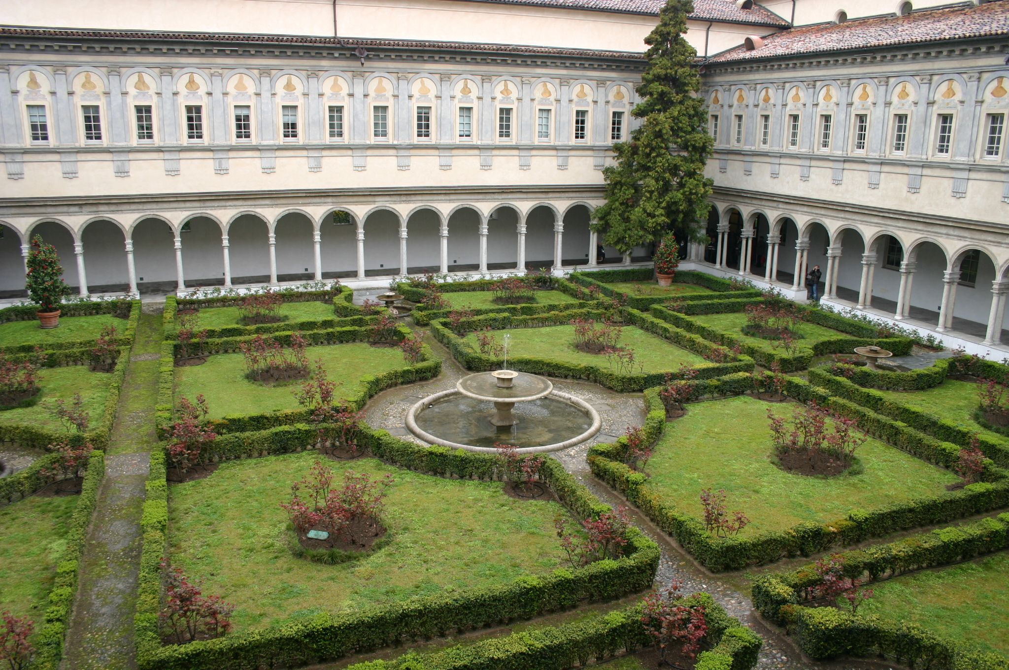 ಸ್ಯಾನ್ ಸಿಂಪಿಡಿಯಾನೊದ ಬೆಸಿಲಿಕಾ - Milano | Secret World Trip Planner