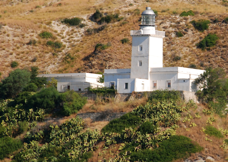 Калабрія: Маяк Капо Спартівенто - Via Faro Capo Spartivento | Secret World Trip Planner