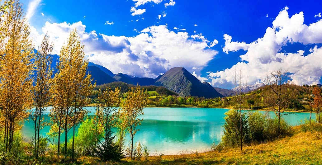 Mga sanglas - Lago di Castel San Vincenzo | Secret World Trip Planner