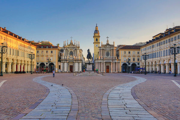 San Carlo Square - Torino | Secret World Trip Planner