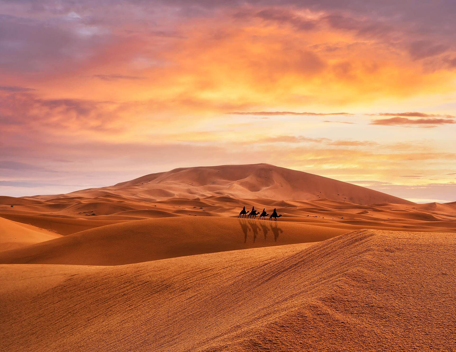 La légende marocaine dit que les dunes de sable de l'Erg Chebbi ont été envoyées par Dieu en guise de punition — Erg Chebbi
