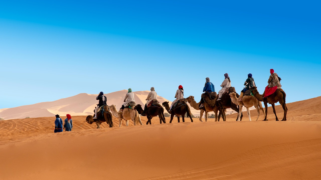 La légende marocaine dit que les dunes de sable de l'Erg Chebbi ont été envoyées par Dieu en guise de punition - Erg Chebbi | Secret World Trip Planner