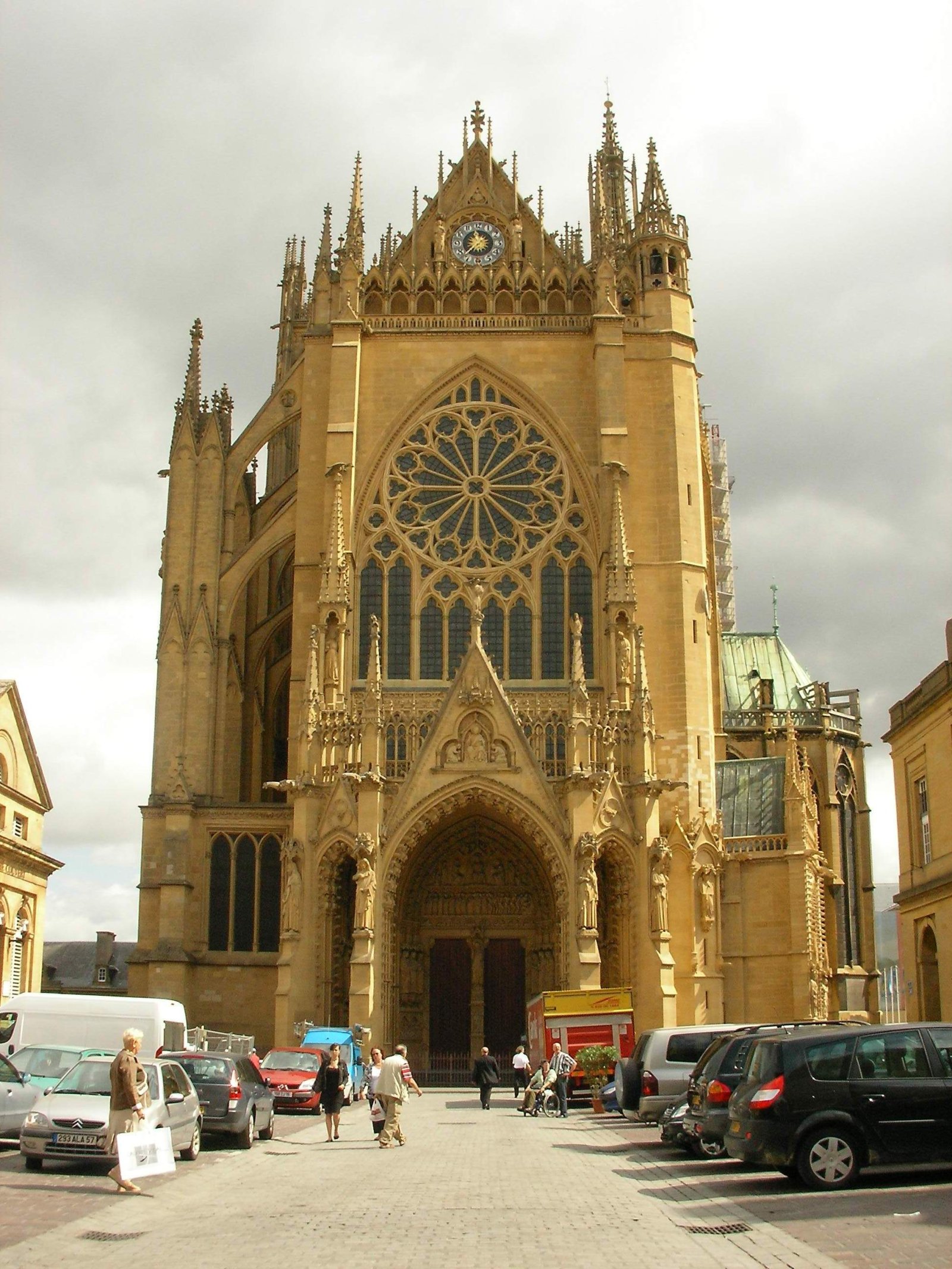Metz et la belle cathédrale Saint-Étienne - Metz | Secret World Trip Planner