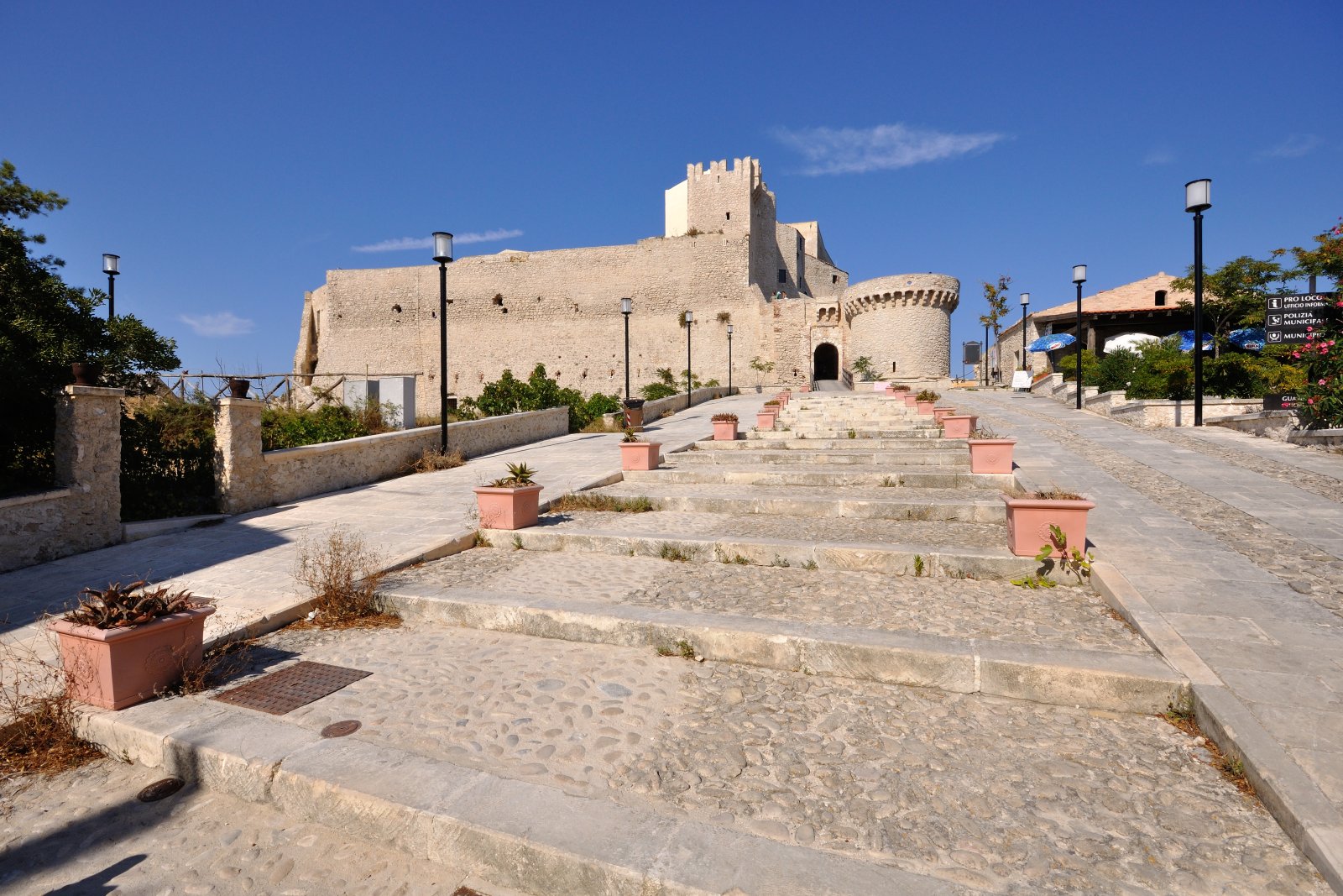 Sanctuaire abbatial de Santa Maria a Mare, îles Tremiti - San Nicola di Tremiti | Secret World Trip Planner