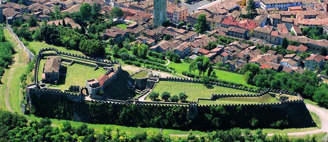 Крепостта Лонато близо до Езерото Гарда - Lonato | Secret World Trip Planner