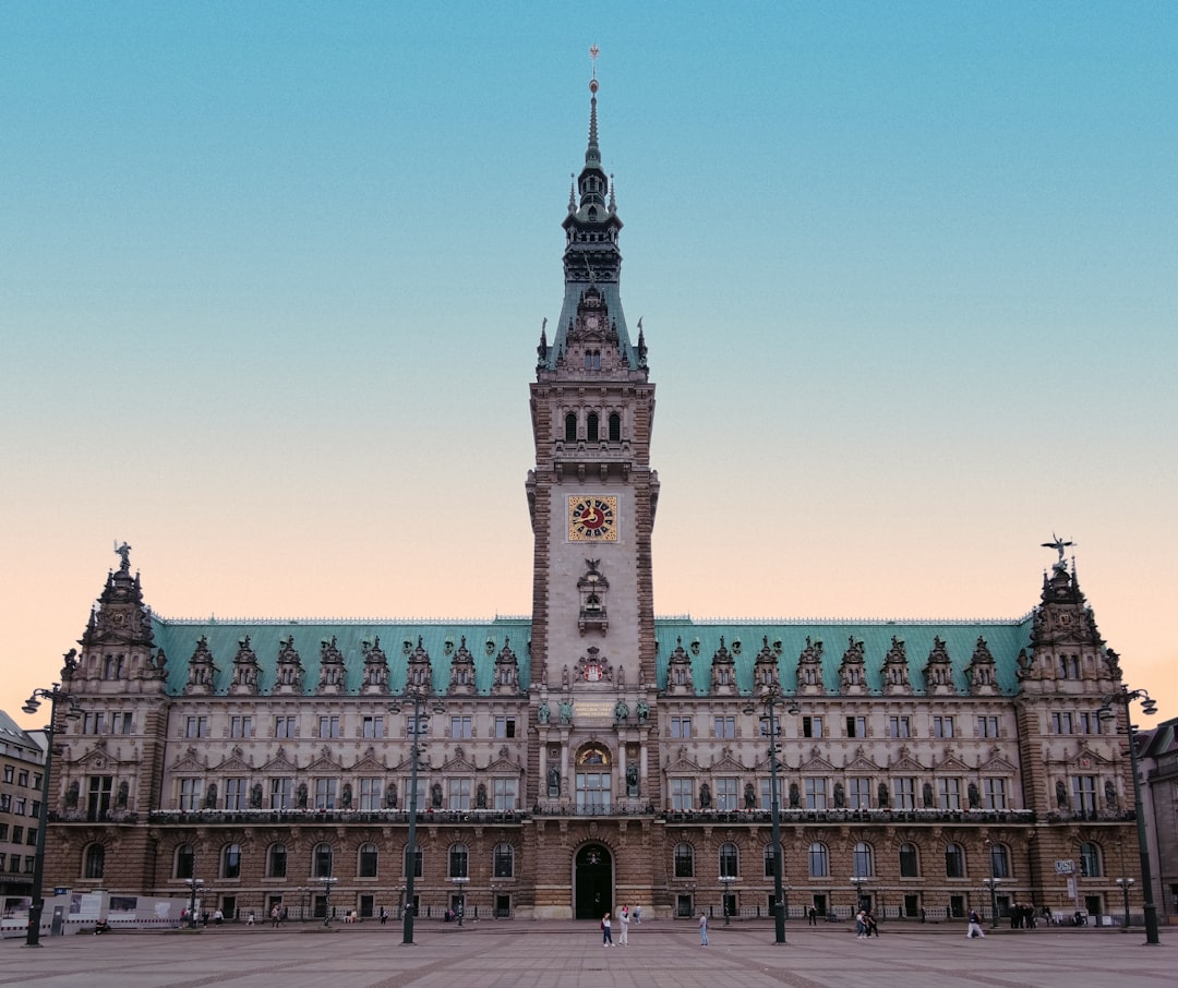 Primăria Din Hamburg - Hamburg | Secret World Trip Planner