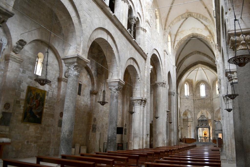 Barletta : cathédrale de Santa Maria Maggiore - Barletta | Secret World Trip Planner