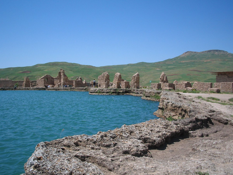 Takht-e Soleyman - Tazeh Kand-e-Nosrat Abad | Secret World Trip Planner