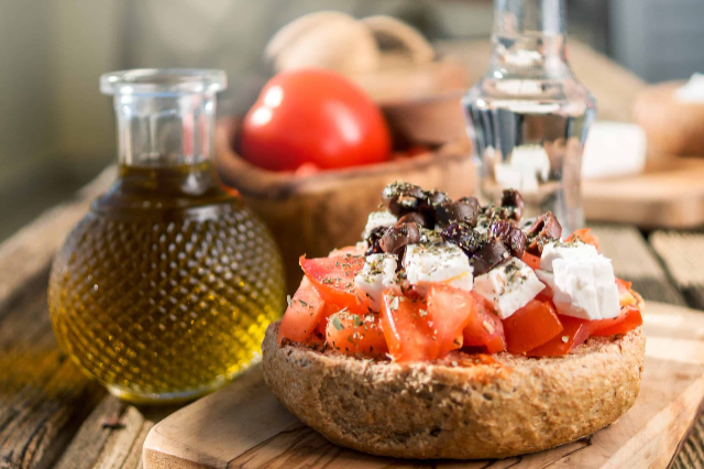 Dakos Salat - Herakleio | Secret World Trip Planner