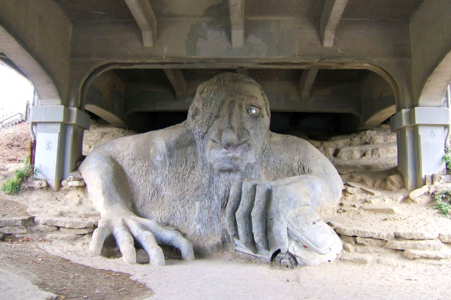 Fremont-Troll - Seattle | Secret World Trip Planner