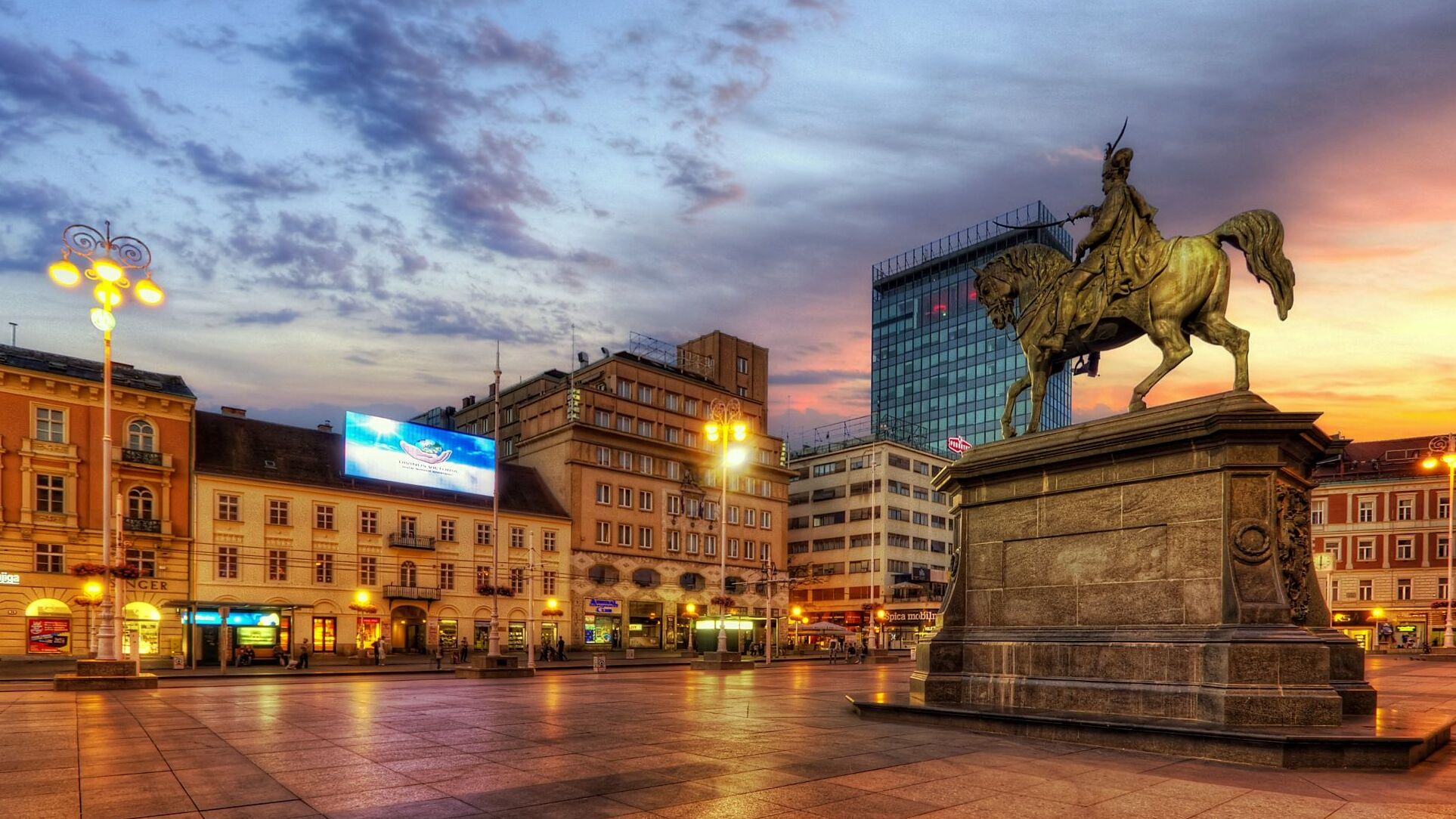 Ban Jelačić Square: the main square of Zagreb — Zagreb