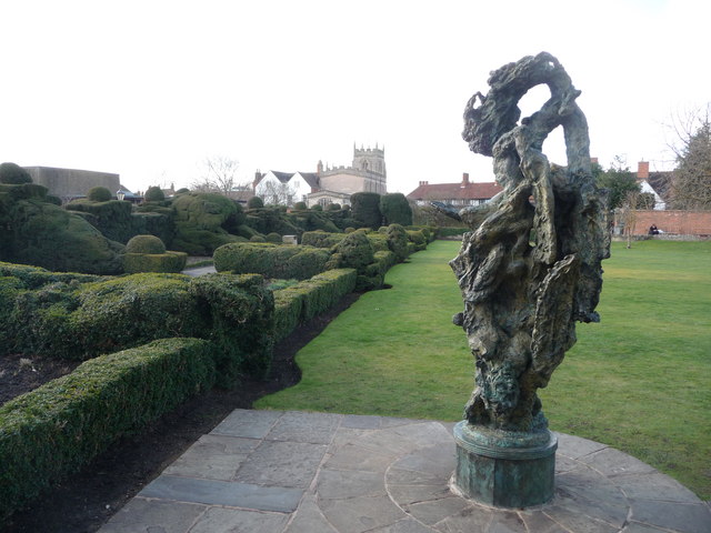 Elizabethan Knot Gardens in the heart of England - Chapel Ln | Secret World Trip Planner