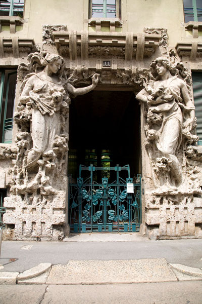 కాసా కాంపనిని - Milano | Secret World Trip Planner