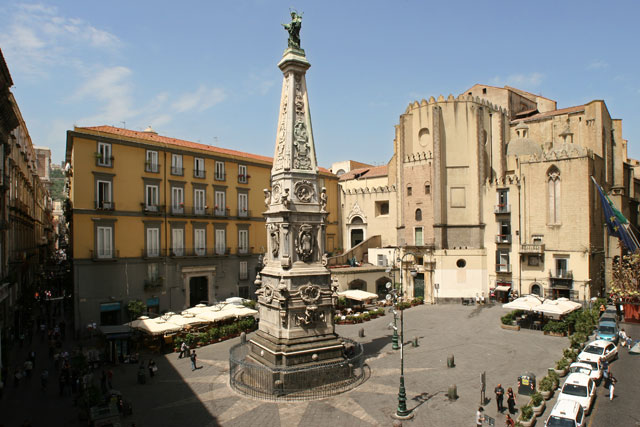 Crkva San Domenico Maggiore - Napoli | Secret World Trip Planner