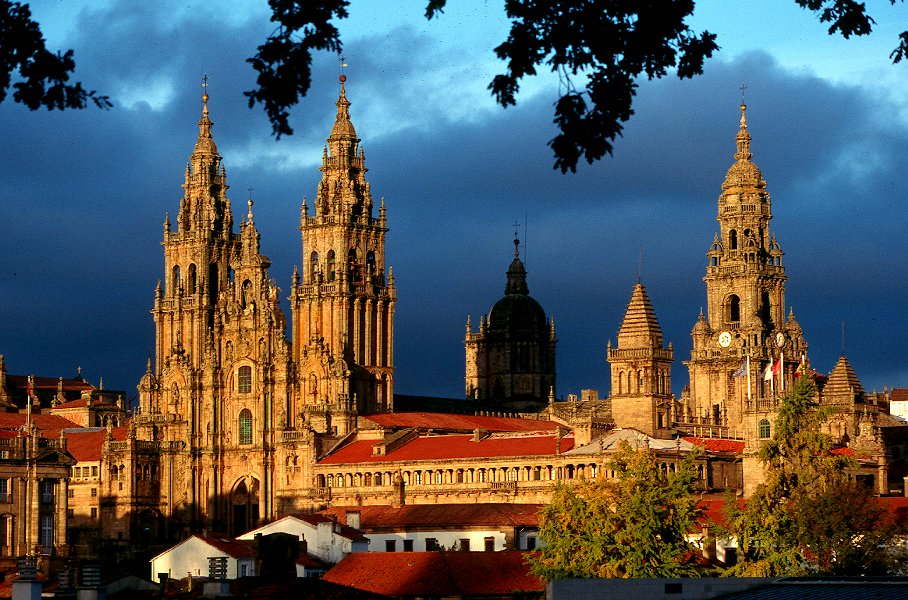 Saint-Jacques-de-Compostelle - Santiago di Compostela | Secret World Trip Planner
