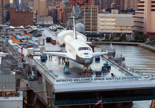 Морски, въздушен и космически музей Intrepid - New York | Secret World Trip Planner