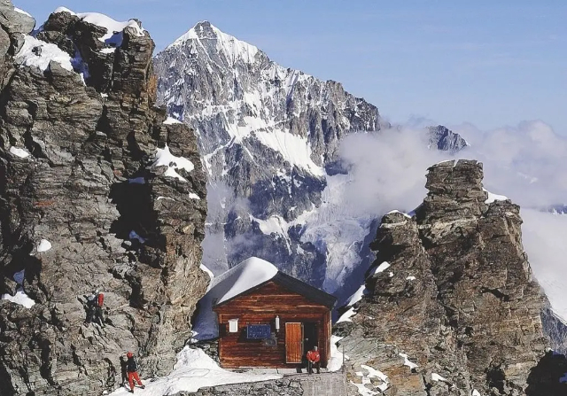 Le bivouac de Solvay - Zermatt | Secret World Trip Planner