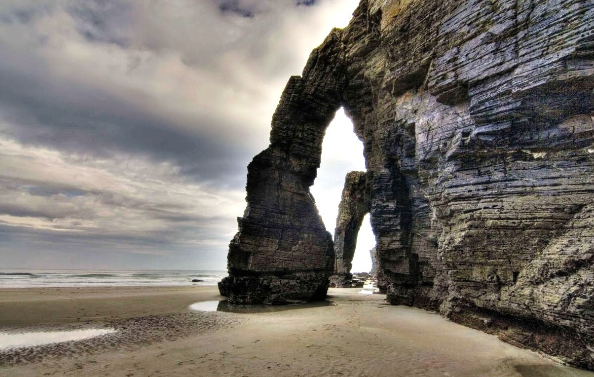The praia das Catedrais beach is a natural monument — Praia das Catedrais