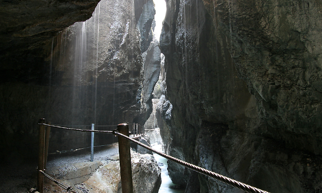 Gorge, Walkway Garmisch-Partenkirchen - Garmisch-Partenkirchen | Secret World Trip Planner