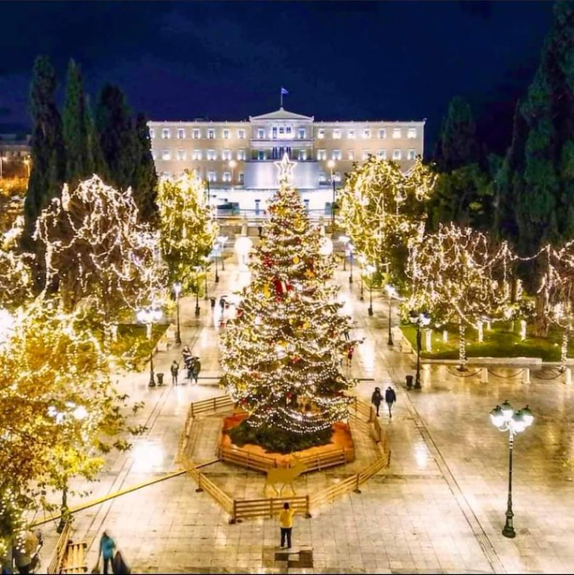 Place Syntagma - Athina | Secret World Trip Planner