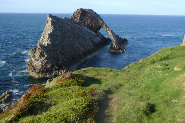 Bogen Fiddle Rock - AB56 4NL | Secret World Trip Planner