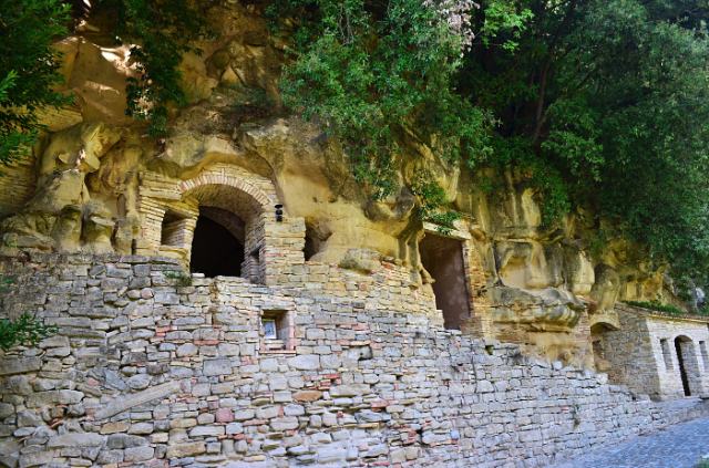Mağaraların İnziva Yeri - Cupramontana | Secret World Trip Planner