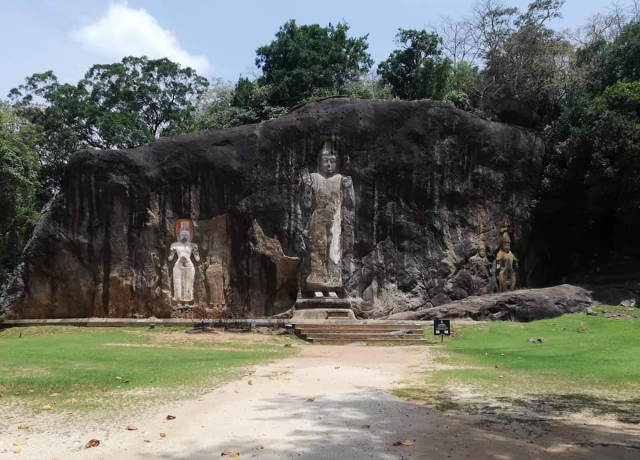 Temple rupestre de Dowa - Badulla | Secret World Trip Planner