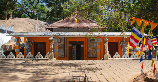 Temple rupestre de Dowa - Badulla | Secret World Trip Planner