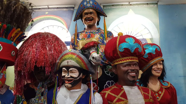 Museum für Riesenpuppen - PE | Secret World Trip Planner