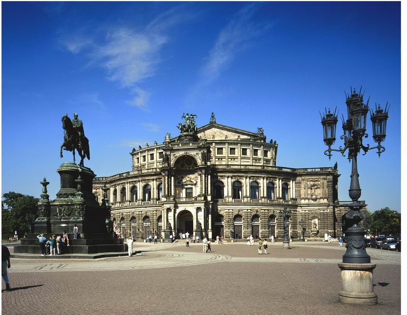 Opéra de Semper - Dresden | Secret World Trip Planner