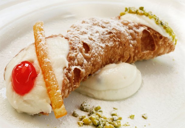 Cannolo sicilien - Piana degli Albanesi | Secret World Trip Planner