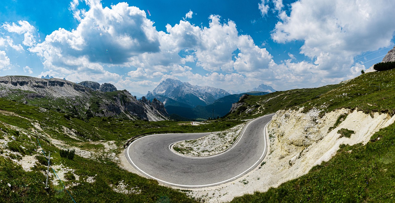 അഞ്ച് towers, മനോഹരമായ Belluno Dolomites, between the ഒളിമ്പിക് city of Co - Cinque Torri | Secret World Trip Planner