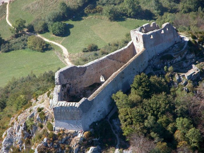 Castello di Montsegur - Montségur | Secret World Trip Planner