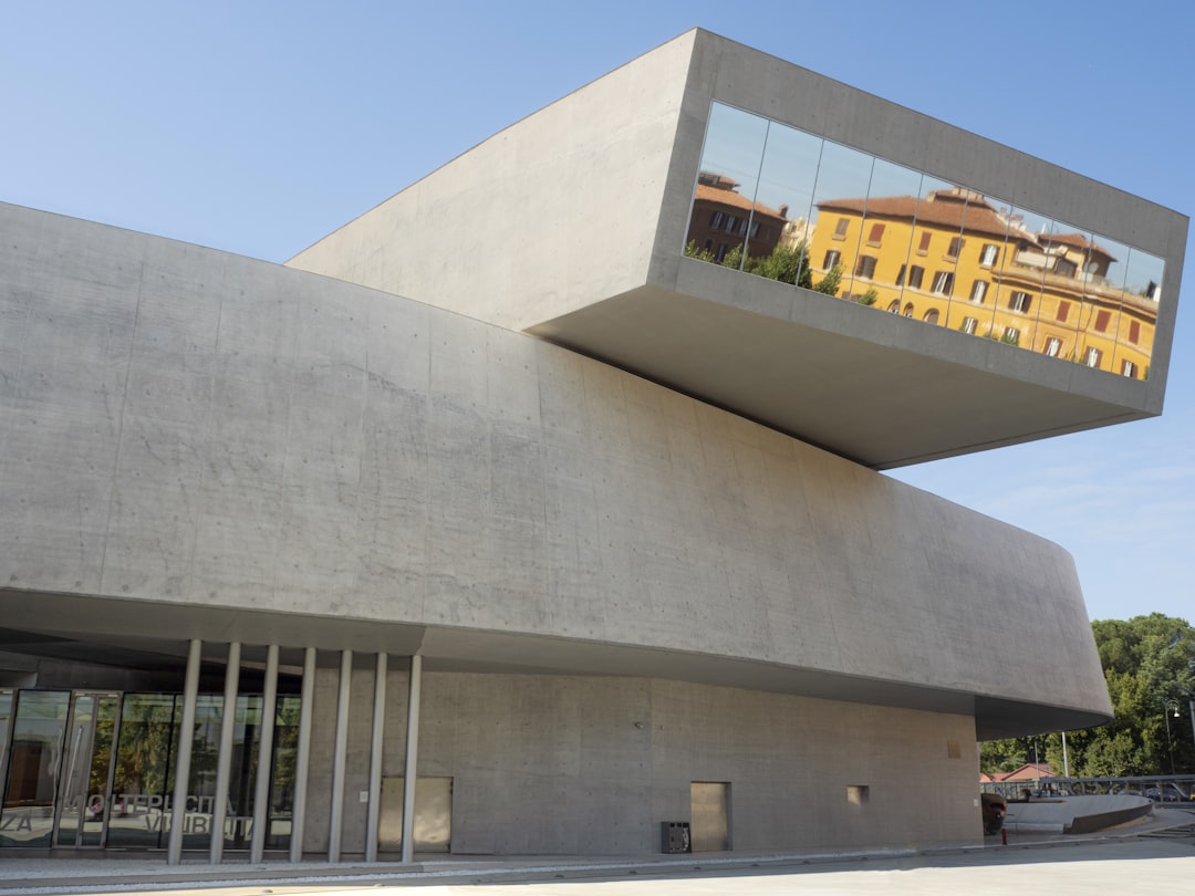 Zaha Hadid a MAXXI-Múzeum umenia XXI storočia - Roma | Secret World Trip Planner