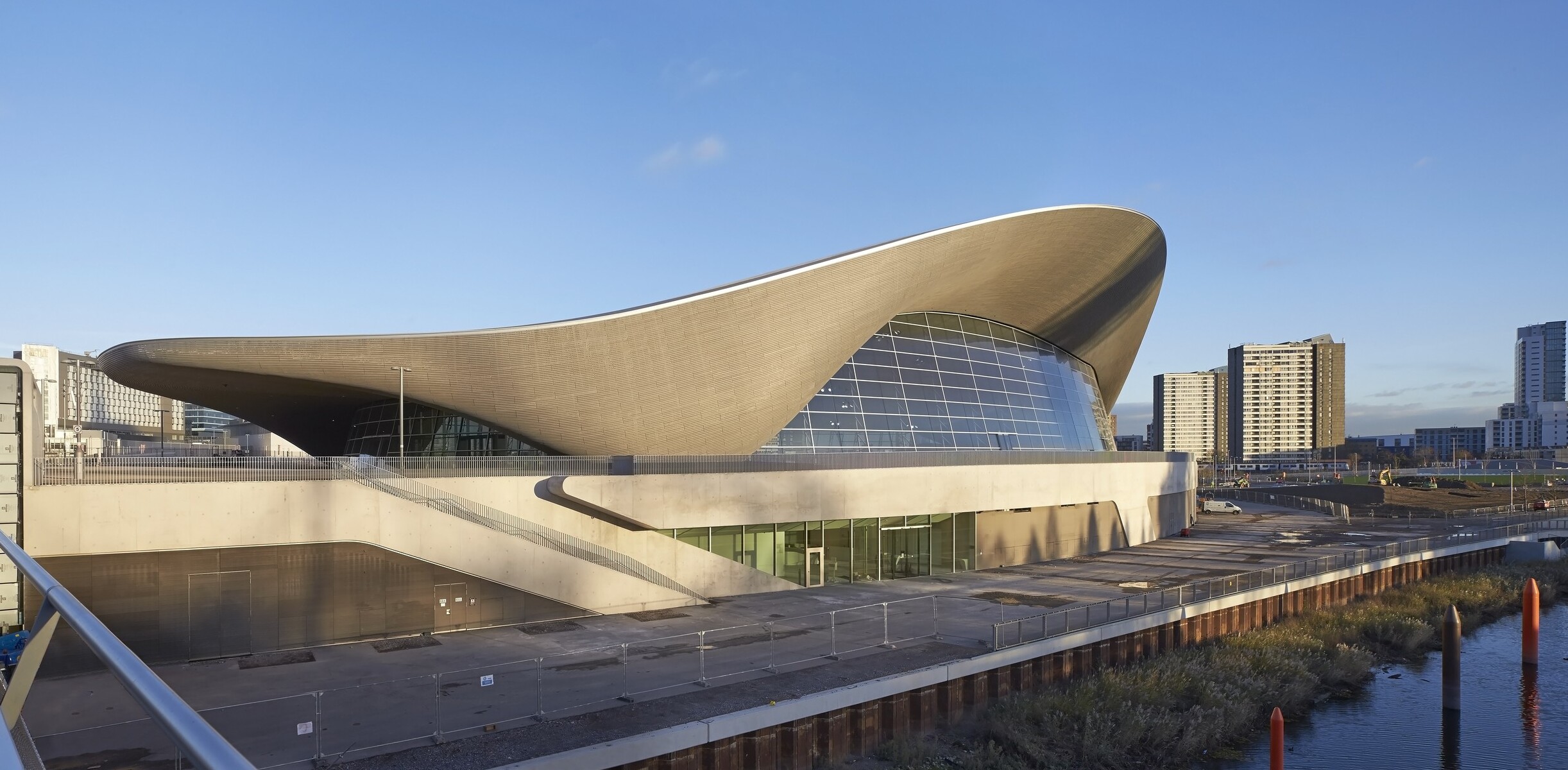 Zaha Hadid: Londres Aquatics Centro - Londra E20 2AQ | Secret World Trip Planner