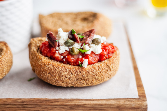 Salade Dakos - Herakleio | Secret World Trip Planner