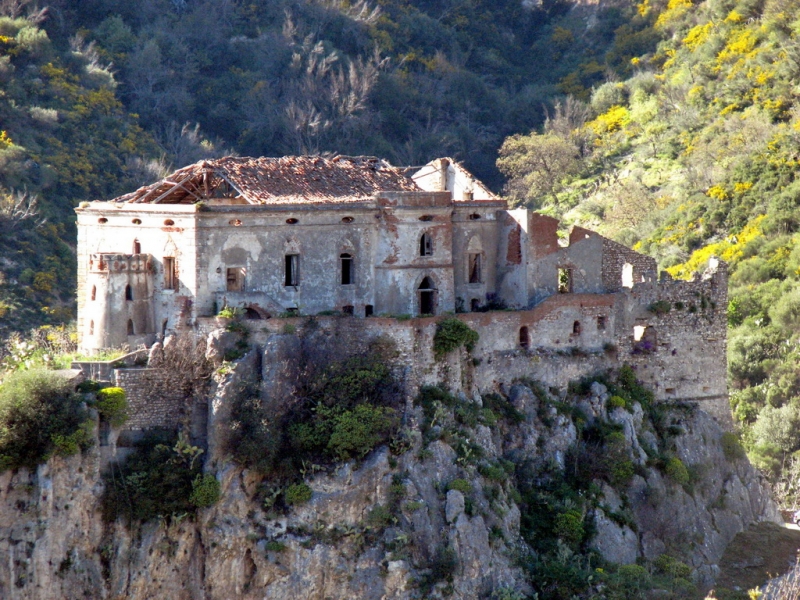 Castle of Palizzi - Palizzi | Secret World Trip Planner