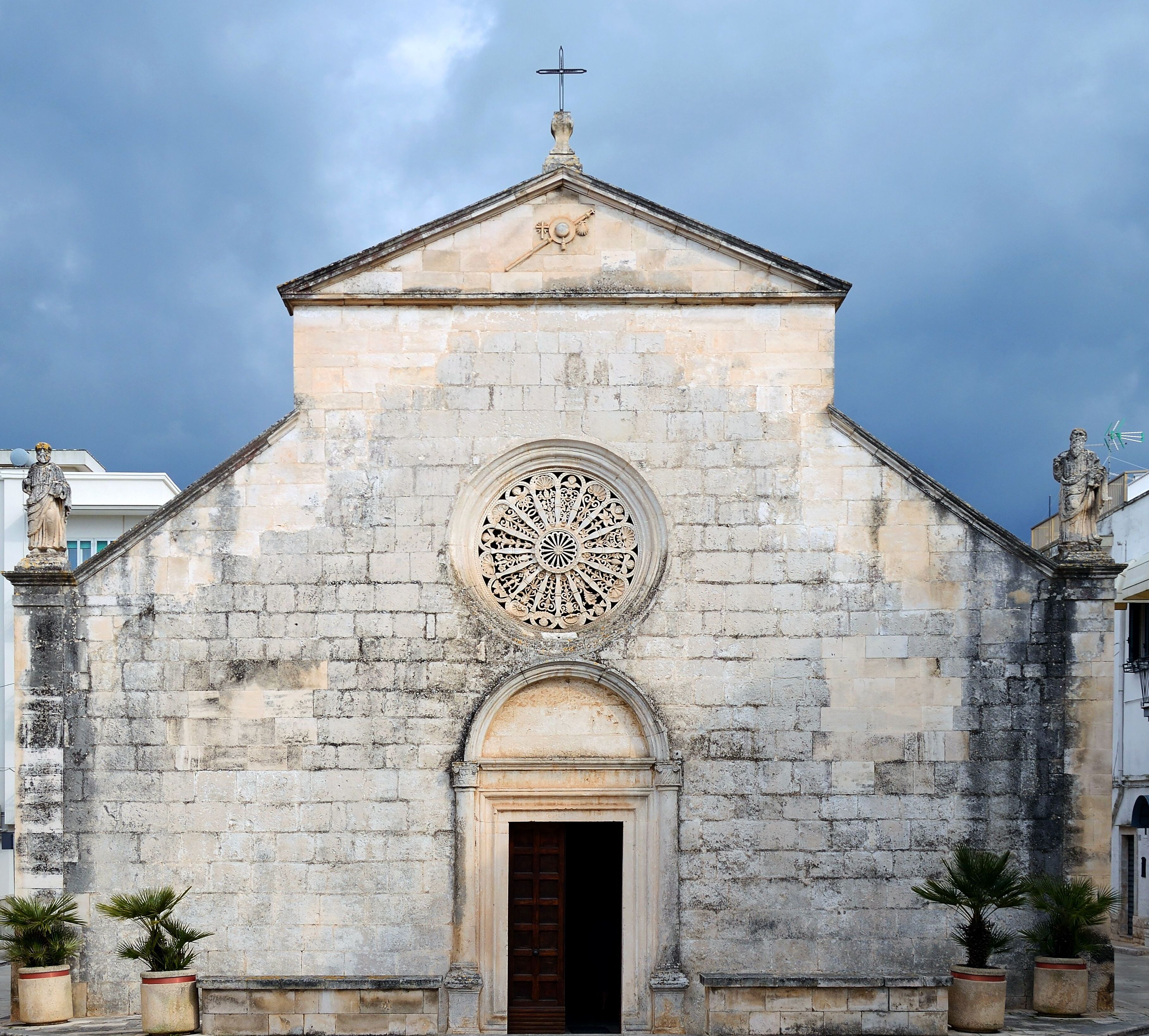 Iglesia de Nuestra Señora de los Griegos, la más antigua de Locorotondo - Locorotondo | Secret World Trip Planner