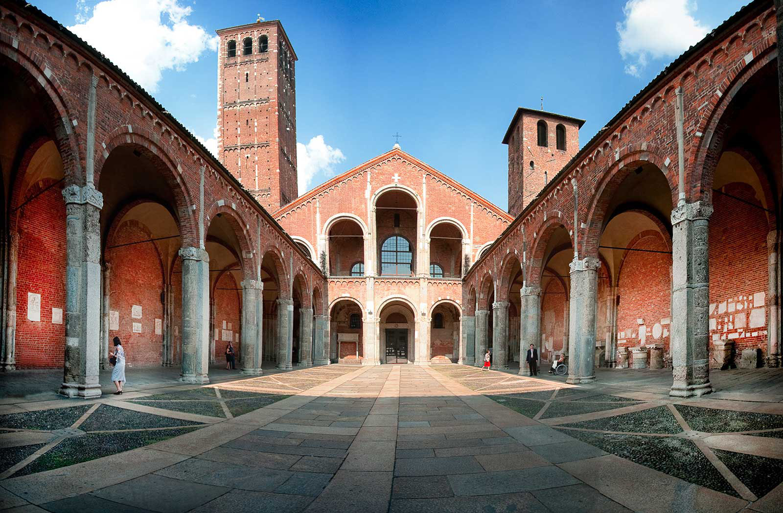 Bazilica Sant ' Ambrogio - Milano | Secret World Trip Planner