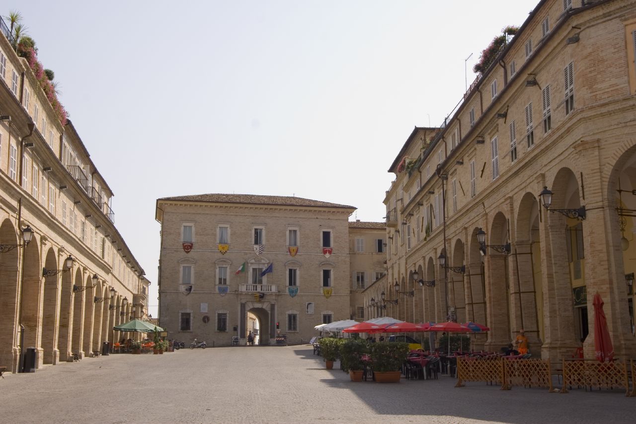 Berhenti - Fermo | Secret World Trip Planner