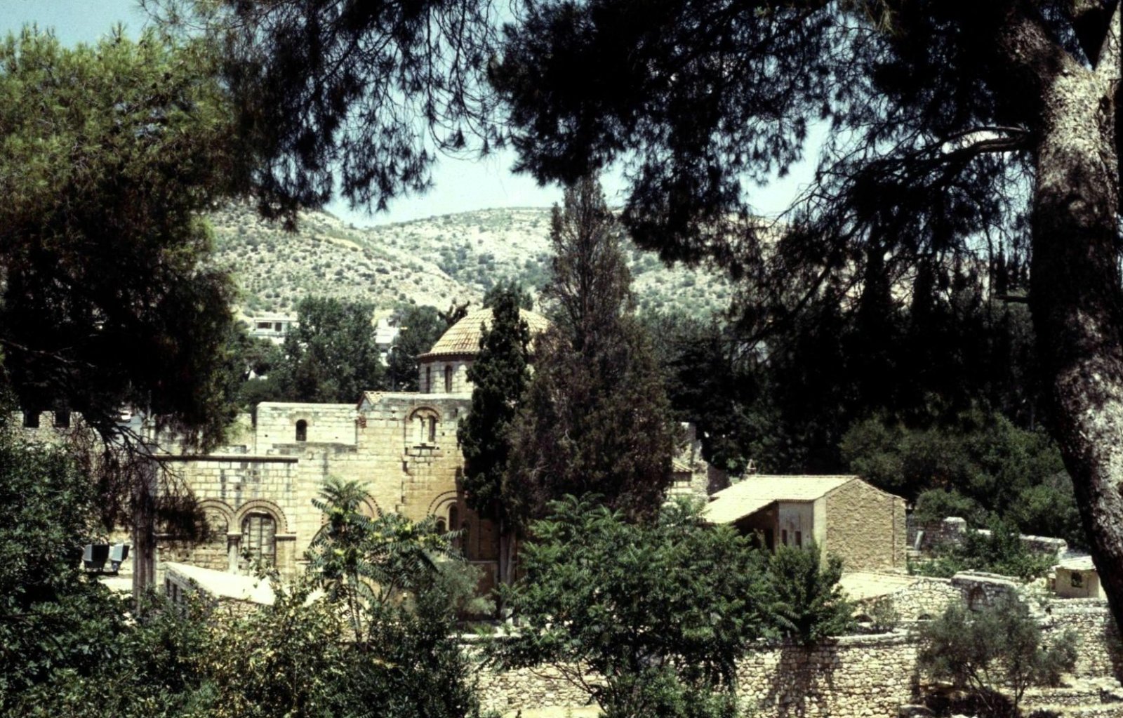 Le monastère de Daphnis - Chaidari | Secret World Trip Planner