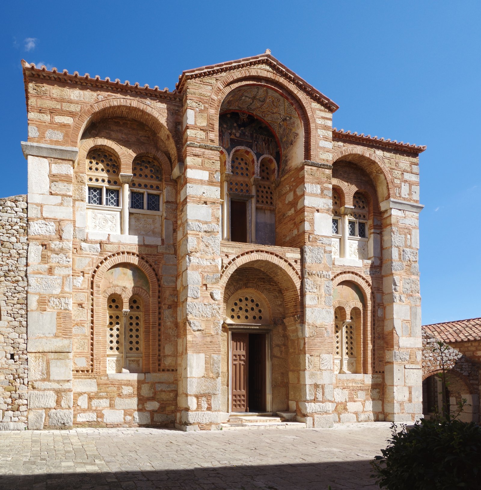 Le monastère d'Ossios Loukas - Distomo | Secret World Trip Planner