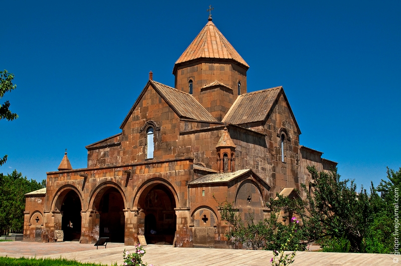 St. Gayane Kirche - Echmiadzin | Secret World Trip Planner