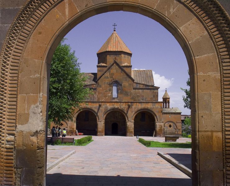 St. Gayane Kirche - Echmiadzin | Secret World Trip Planner