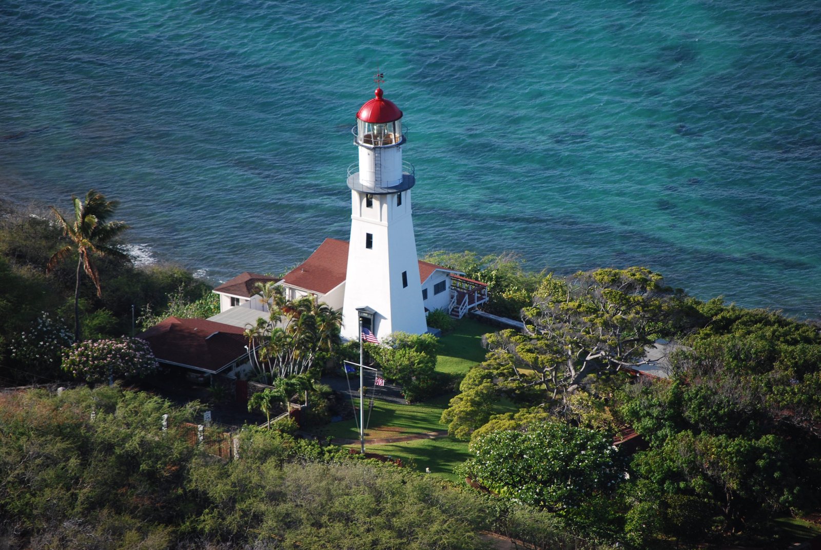 Diamond Head Lighthouse - Honolulu | Secret World Trip Planner