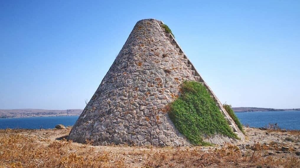 La pyramide de Lemnos — Lemno