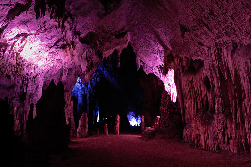 Grotterne i Pertosa - Pertosa | Secret World Trip Planner