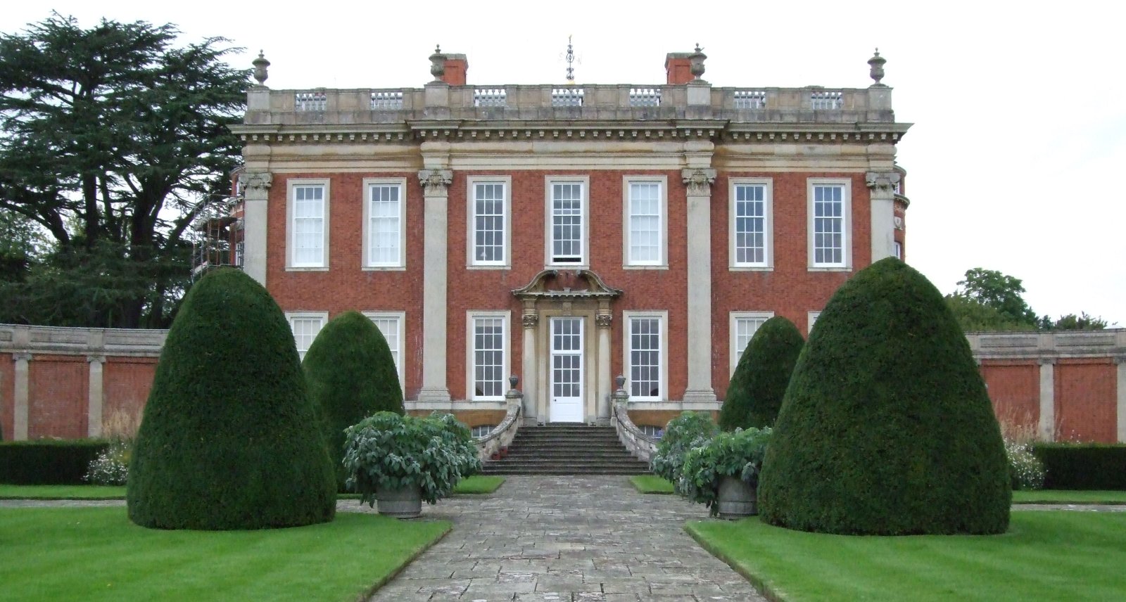 Cottesbrooke is a wonderful Queen Anne house - Cottesbrooke Gardens | Secret World Trip Planner