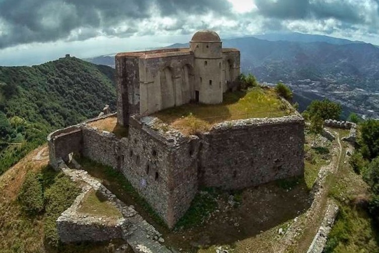 Diamante Forte - Genova | Secret World Trip Planner