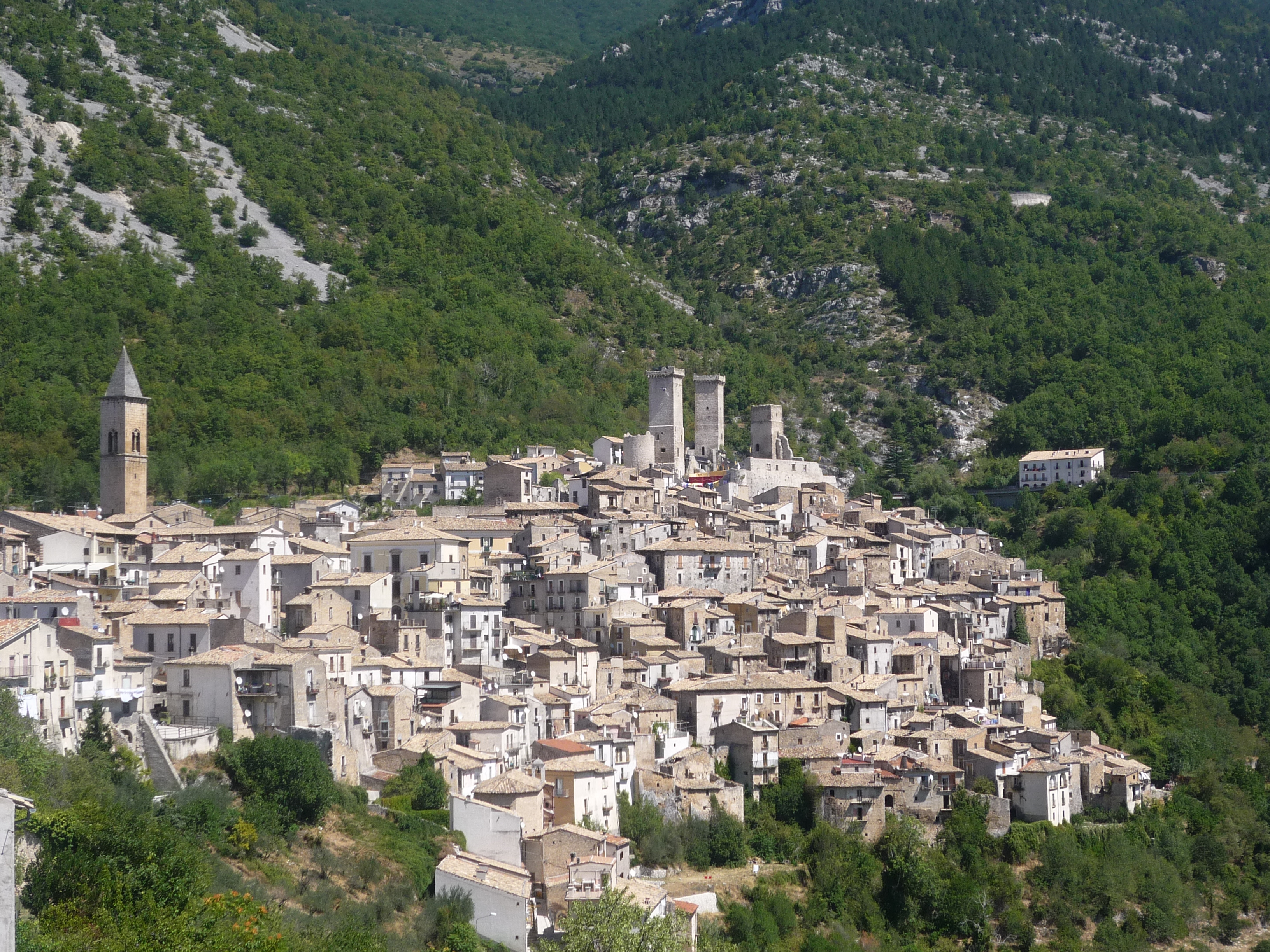 Pacentro the village of the Towers - Pacentro AQ | Secret World Trip Planner